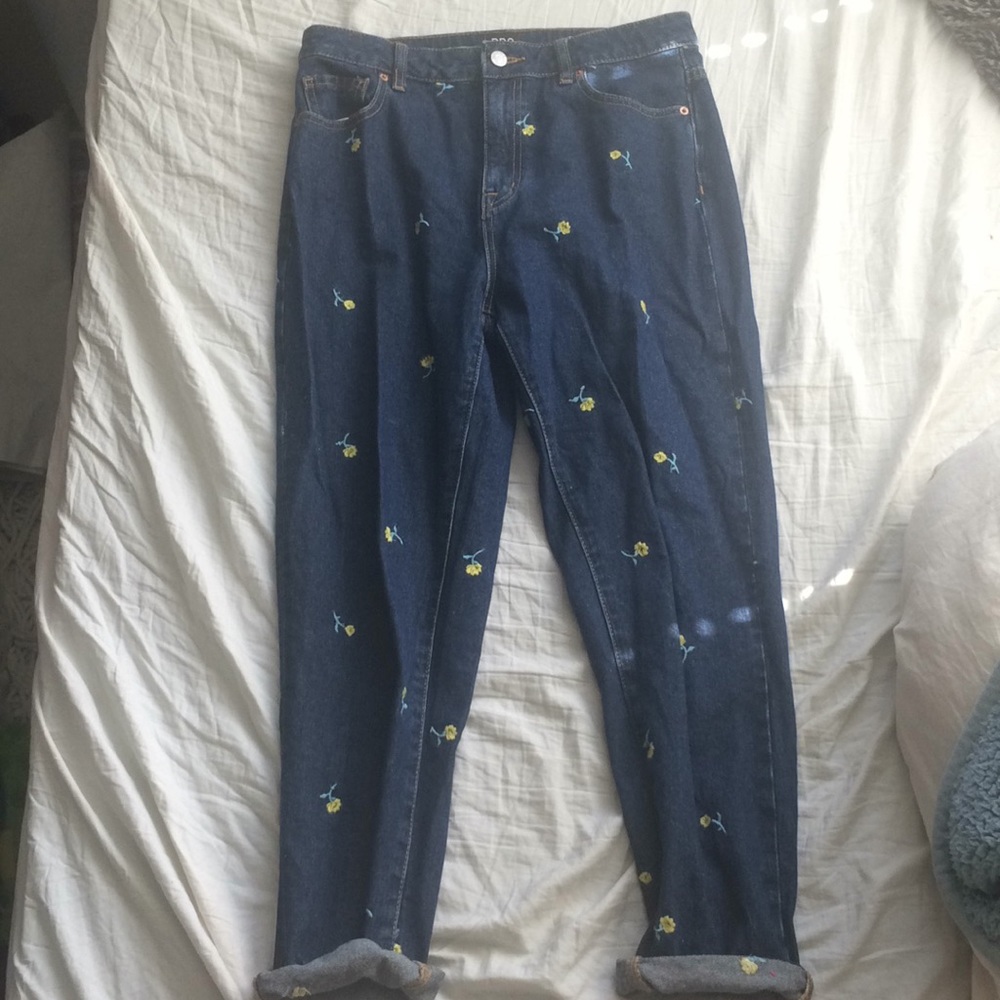Brand New Urban Outfitters Mom Jeans